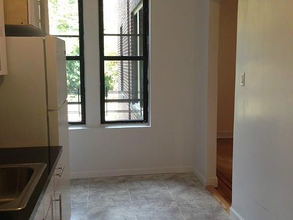 4th image of 86-04 Park Ln S #4C
