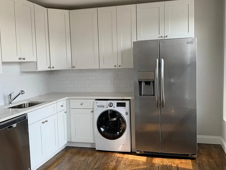 496 Kearny Ave #2B — Photo 1