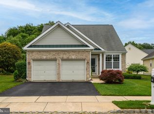 104 Glengarry Ln, Hainesport, NJ 08036