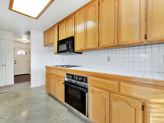 4th image of 114 Erinn Pl