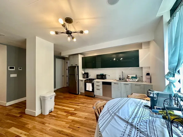 22 Ford Street 1A image 2 of 21