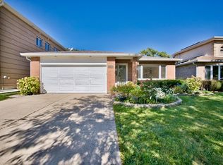 5316 Lee St, Skokie, IL 60077