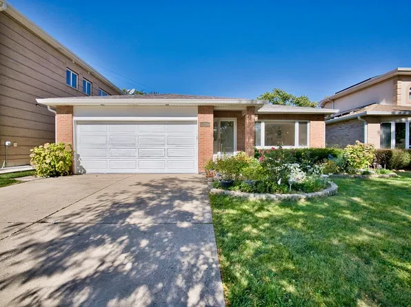 5316 Lee St, Skokie, IL 60077