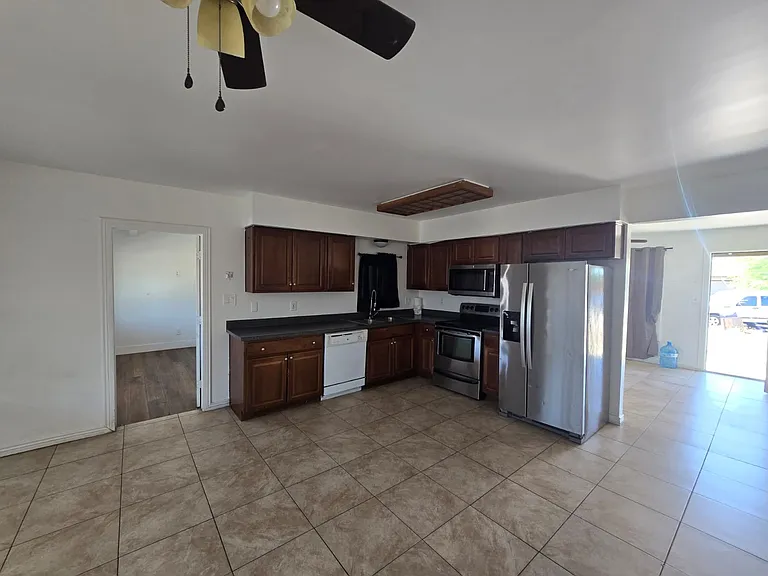 2050 W Camino Cir — Photo 2