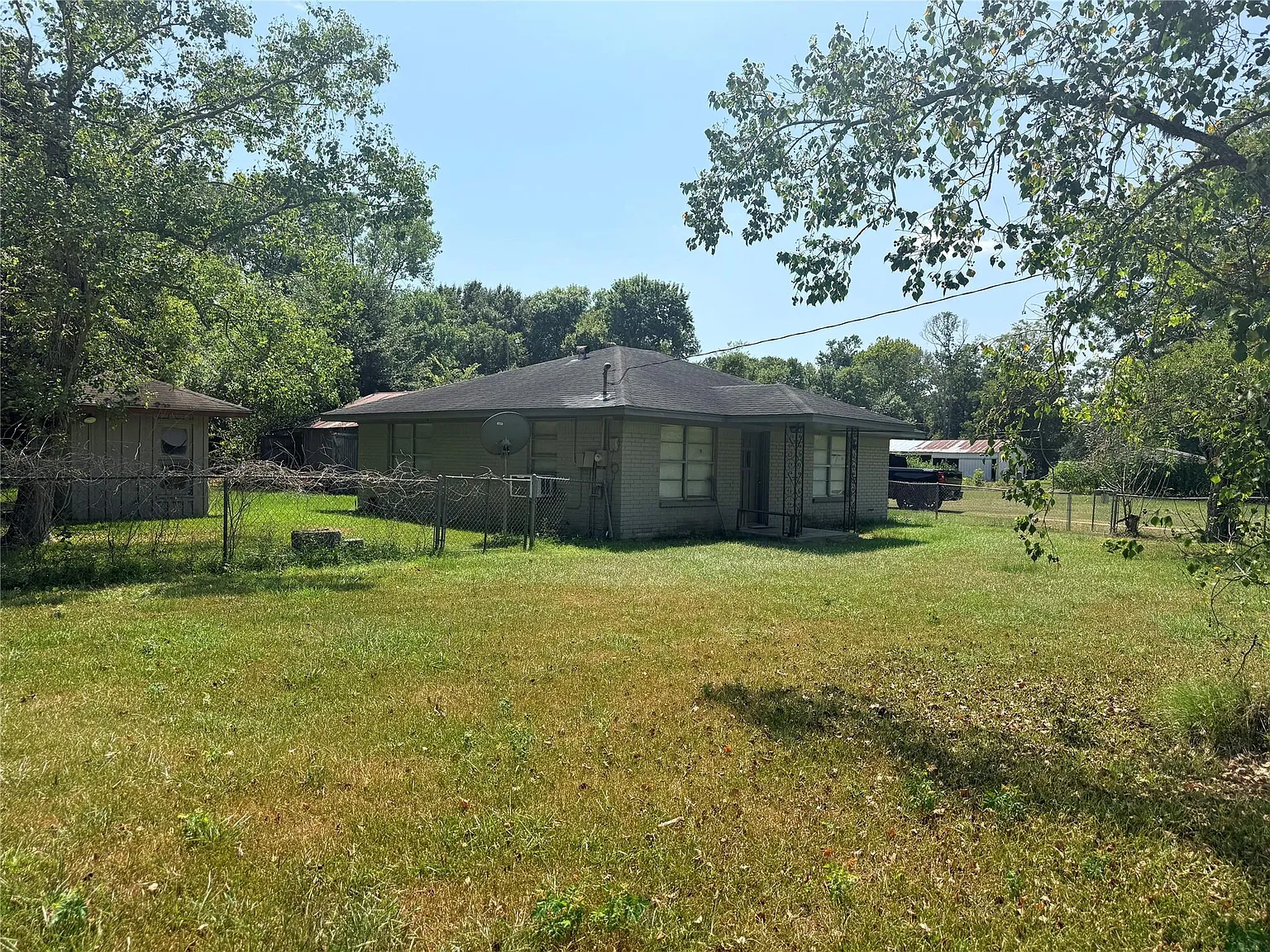 2 bed, 1.0 bath, 900 sqft, $1,800 — Photo 2