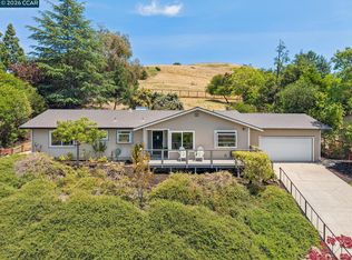 8 Ketelsen Dr, Moraga, CA 94556