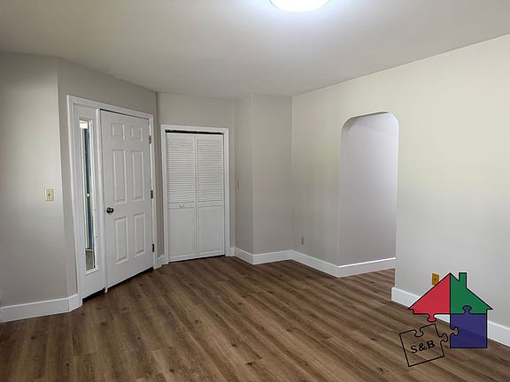 2nd image of 390 S Barre Rd #2