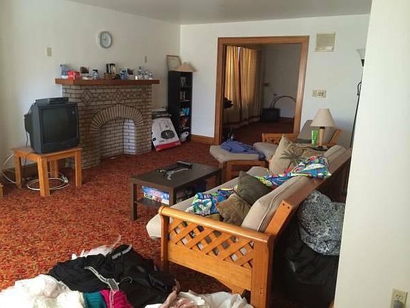 4th image of 945 Western Ave Floor 1