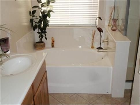5th image of 14207 W Dahlia Dr