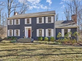 17 E Fox Chase Rd, Chester, NJ 07930