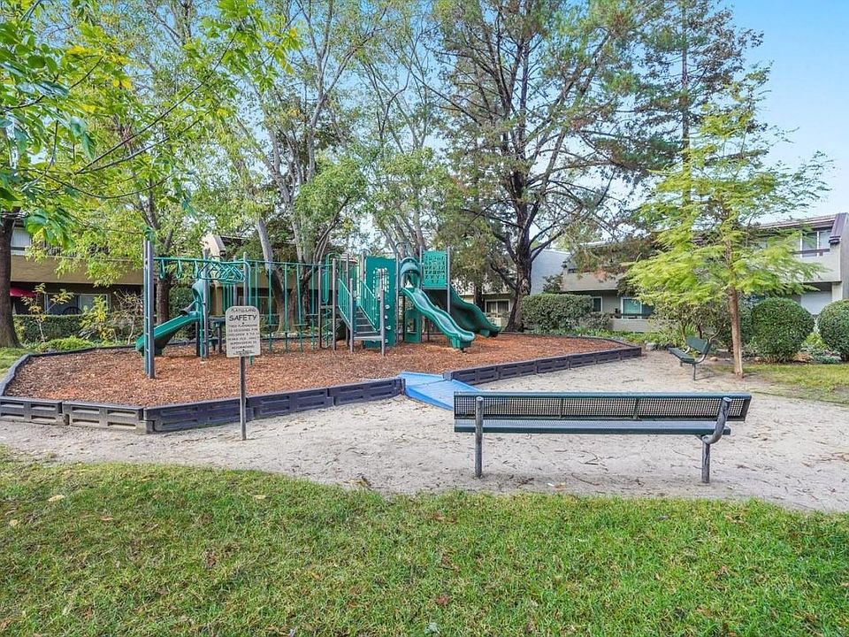 1st image of 309 Tradewinds Dr APT 13