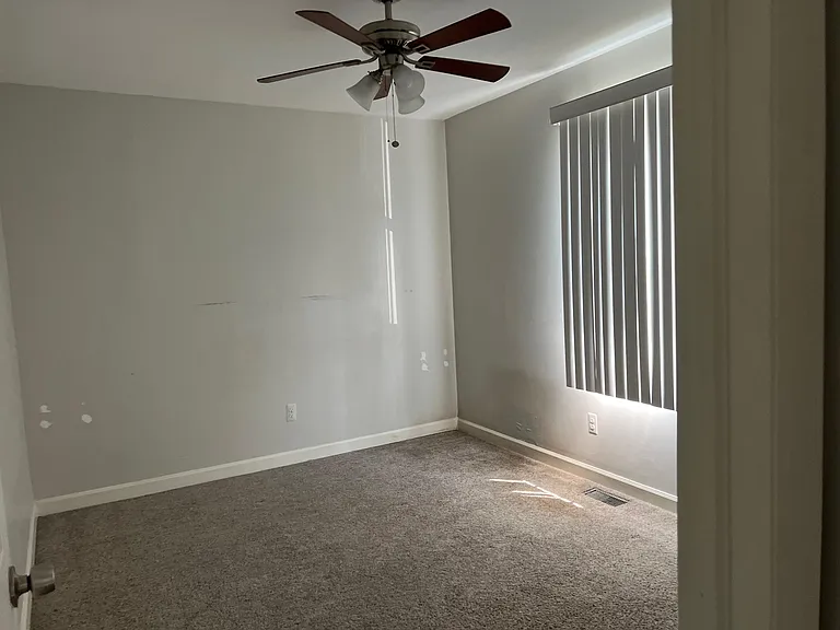 141 Spencer St — Photo 10