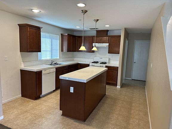 5th image of 2714 Twin Bridges Ln
