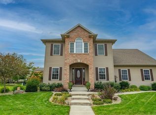 2075 Stonehaven Dr, Sun Prairie, WI 53590