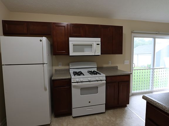 4th image of 218 Sunset Rd