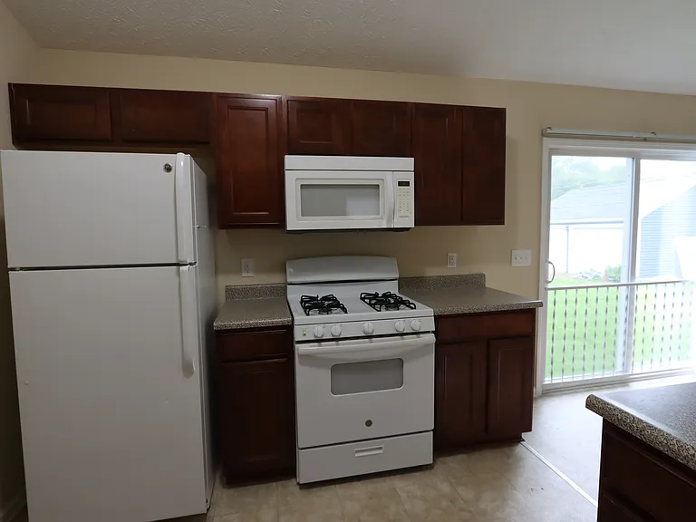 218 Sunset Rd — Photo 4