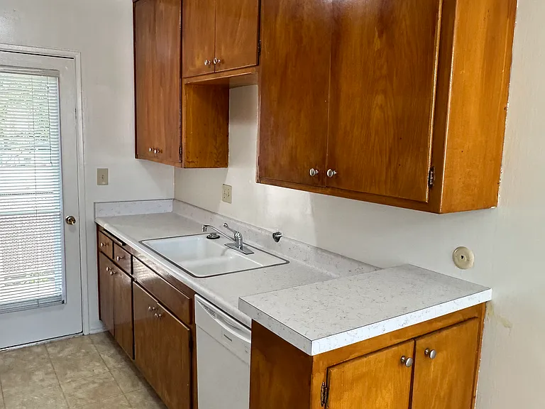 1009 N Hayworth Ave #16 — Photo 9