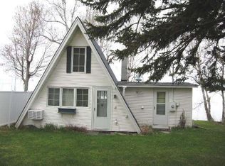 E1536 Lake Rd E, Ironwood, MI 49938