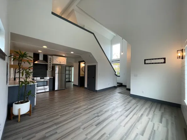 7686 SE Overland St, Portland, OR 97222