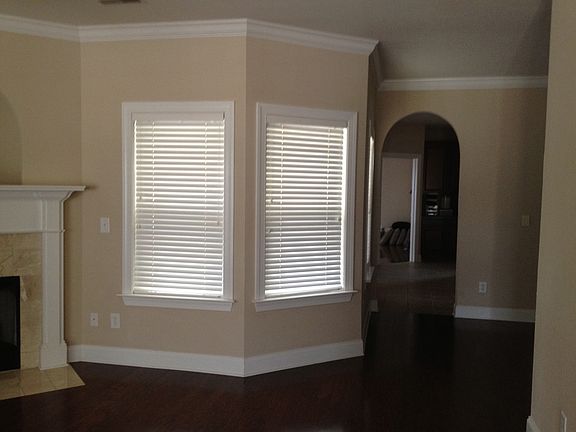 4th image of 311 Rosebud Cir