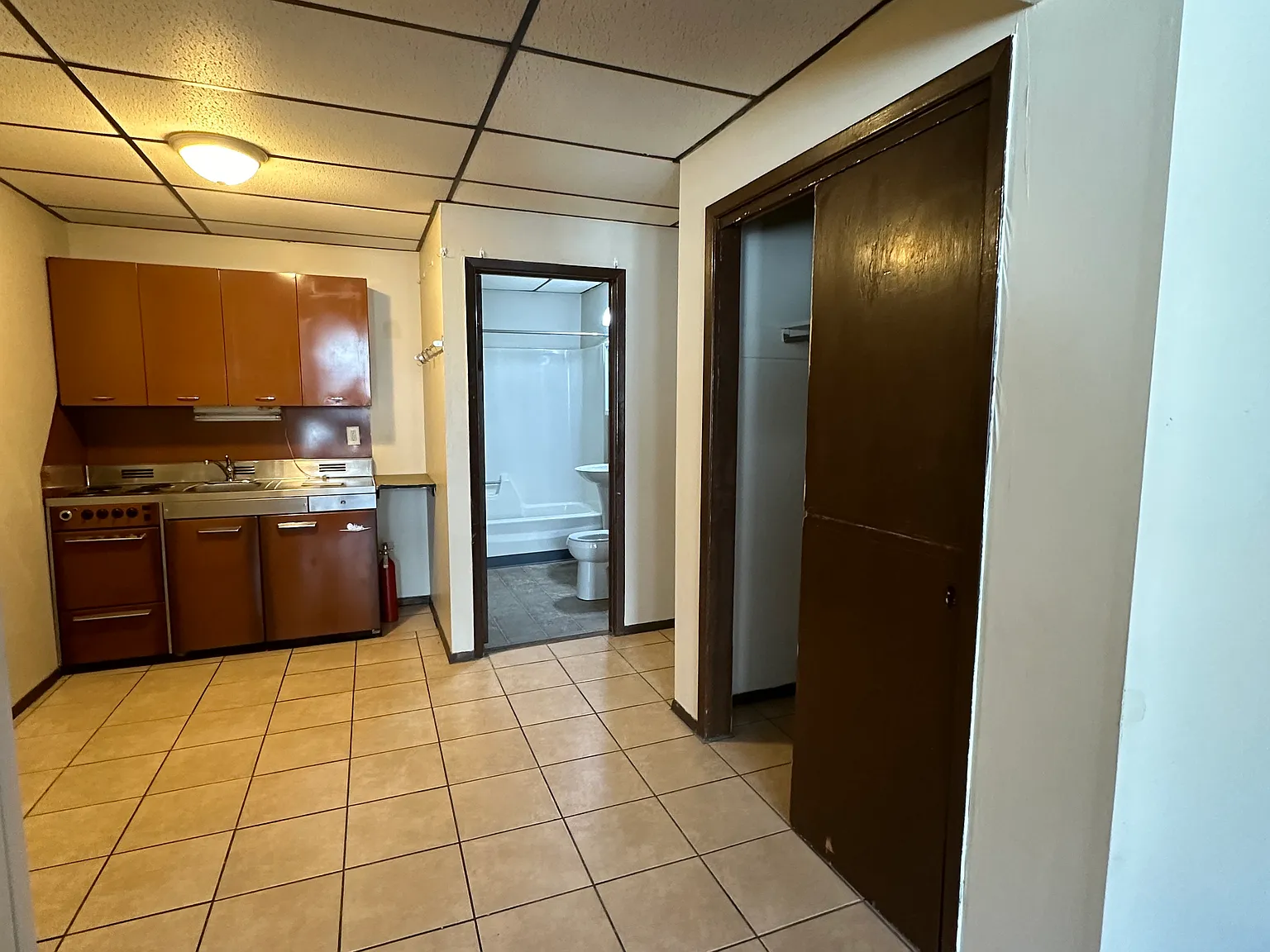 Studio, $449 — Photo 4