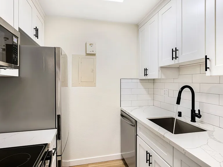 Belcourt Apartments — Photo 11