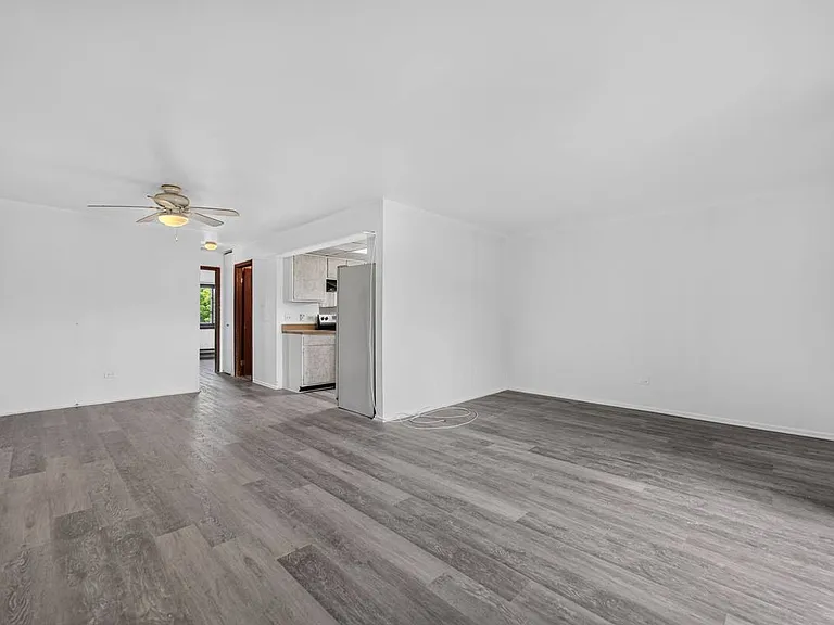 450 Perrie Dr #302 — Photo 6