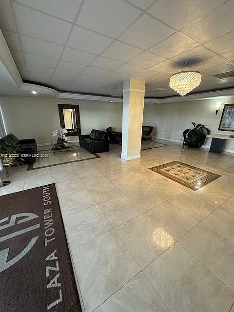 Plaza Towers South Condo — Photo 3