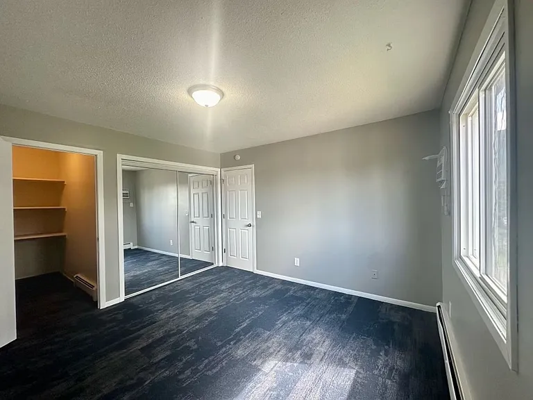 1315 Dowling Ave N — Photo 4