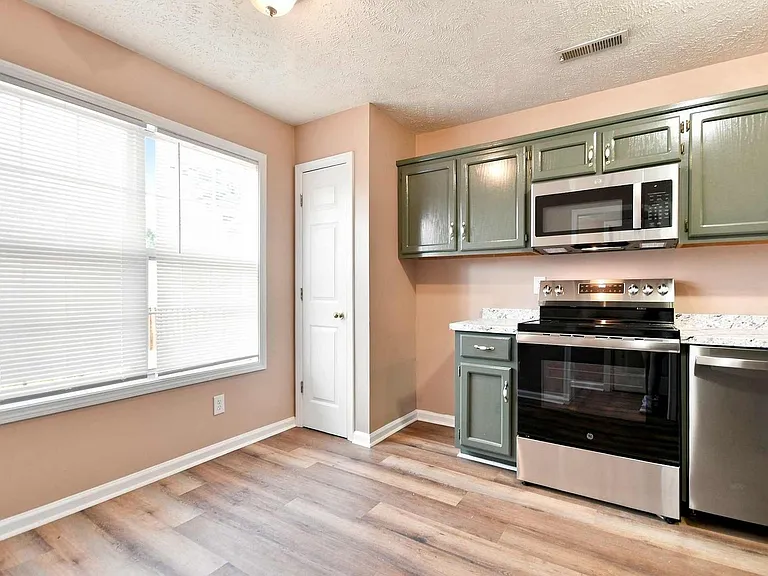 1631 Baltimore Dr — Photo 7