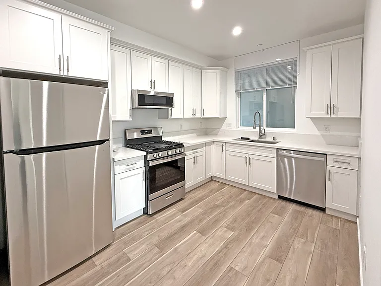 10934 Peach Grove St #201 — Photo 67