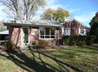 16978 Elizabeth St, Beverly Hills, MI 48025