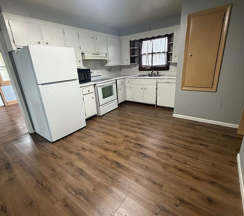 1st image of 456 S Walnut St