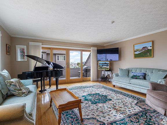 2nd image of 939 Ocean Boulevard #6