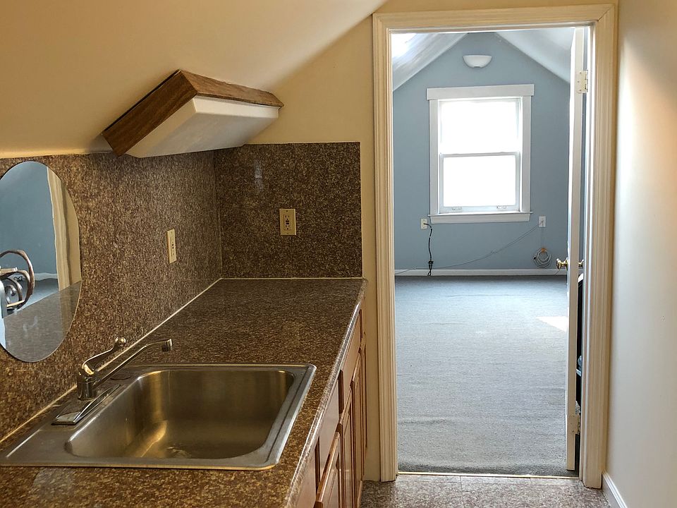 2nd image of 587 34th Ave #1