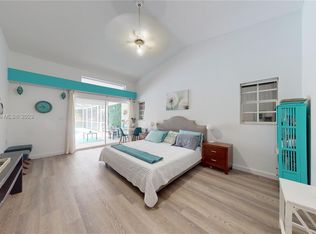 7840 SW 182nd Ter, Palmetto Bay, FL 33157