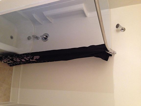 shower/bathtub