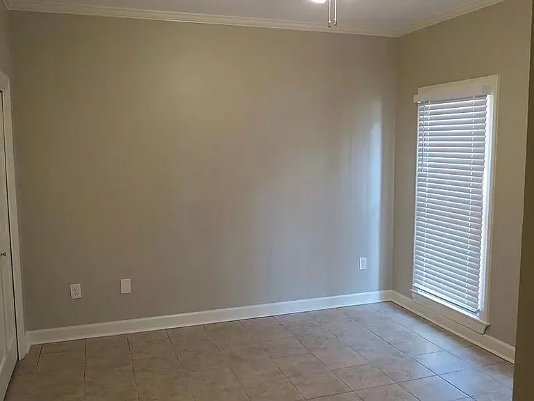 409 Northtown Dr — Photo 4
