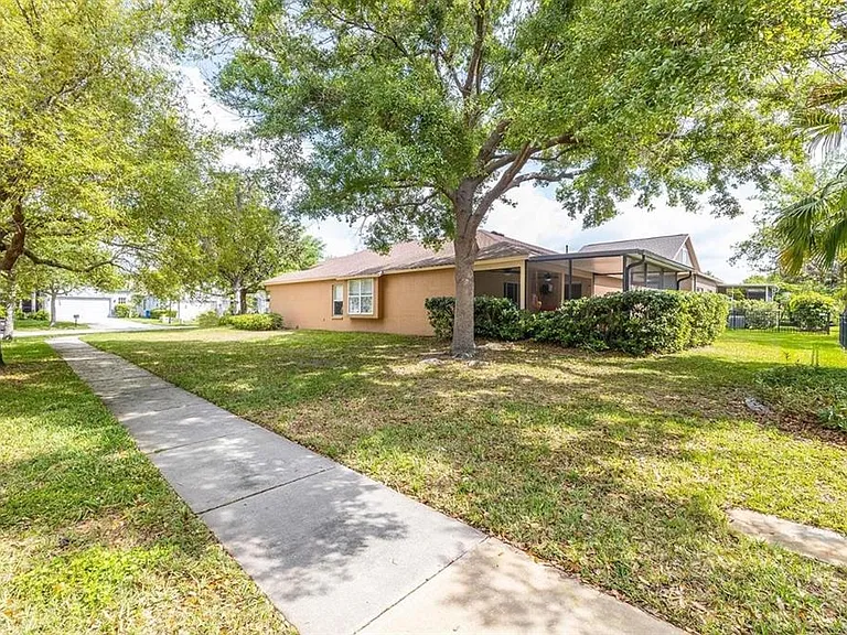 15534 Martinmeadow Dr — Photo 2