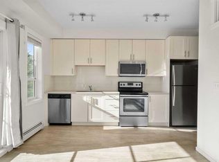215 W Legacy Blvd SE #2205, Calgary, AB T2X 3Z5
