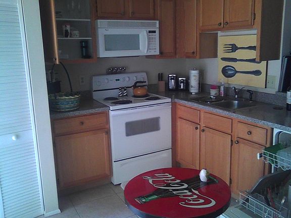 3rd image of 1100 Delaney Ave APT E12