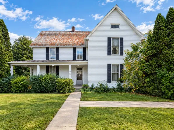 454 Cedar St, Bluff City, TN 37618