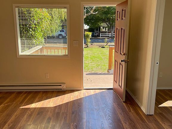 3rd image of 1173 6th St NW #10542954