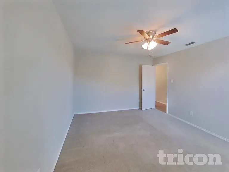 528 Shell St — Photo 13