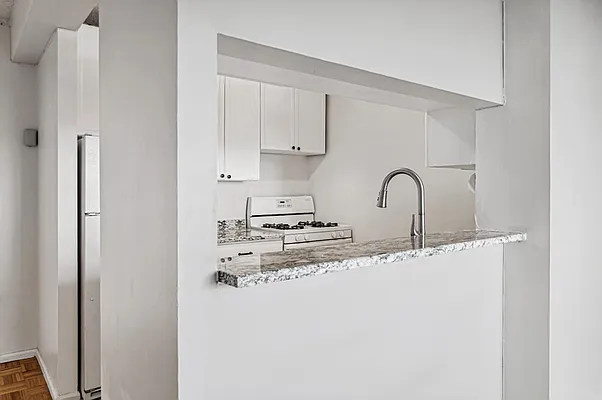Sold by Modern Spaces | media 8