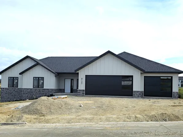 8122 Hugo Dr, Peosta, IA 52068