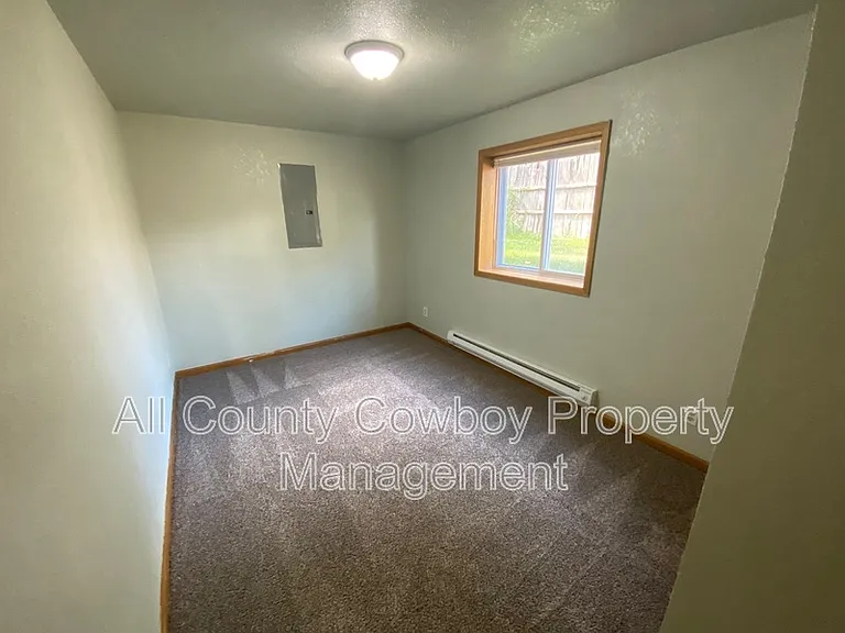 1557 Jefferson St #B — Photo 5