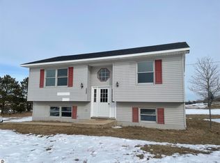 8263 Kingsley Rd, Kingsley, MI 49649