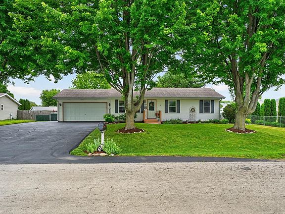 2nd image of 225 Cloud Mist Dr