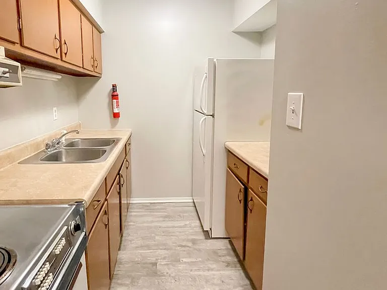2310 N Oakwood Ave #2 — Photo 7